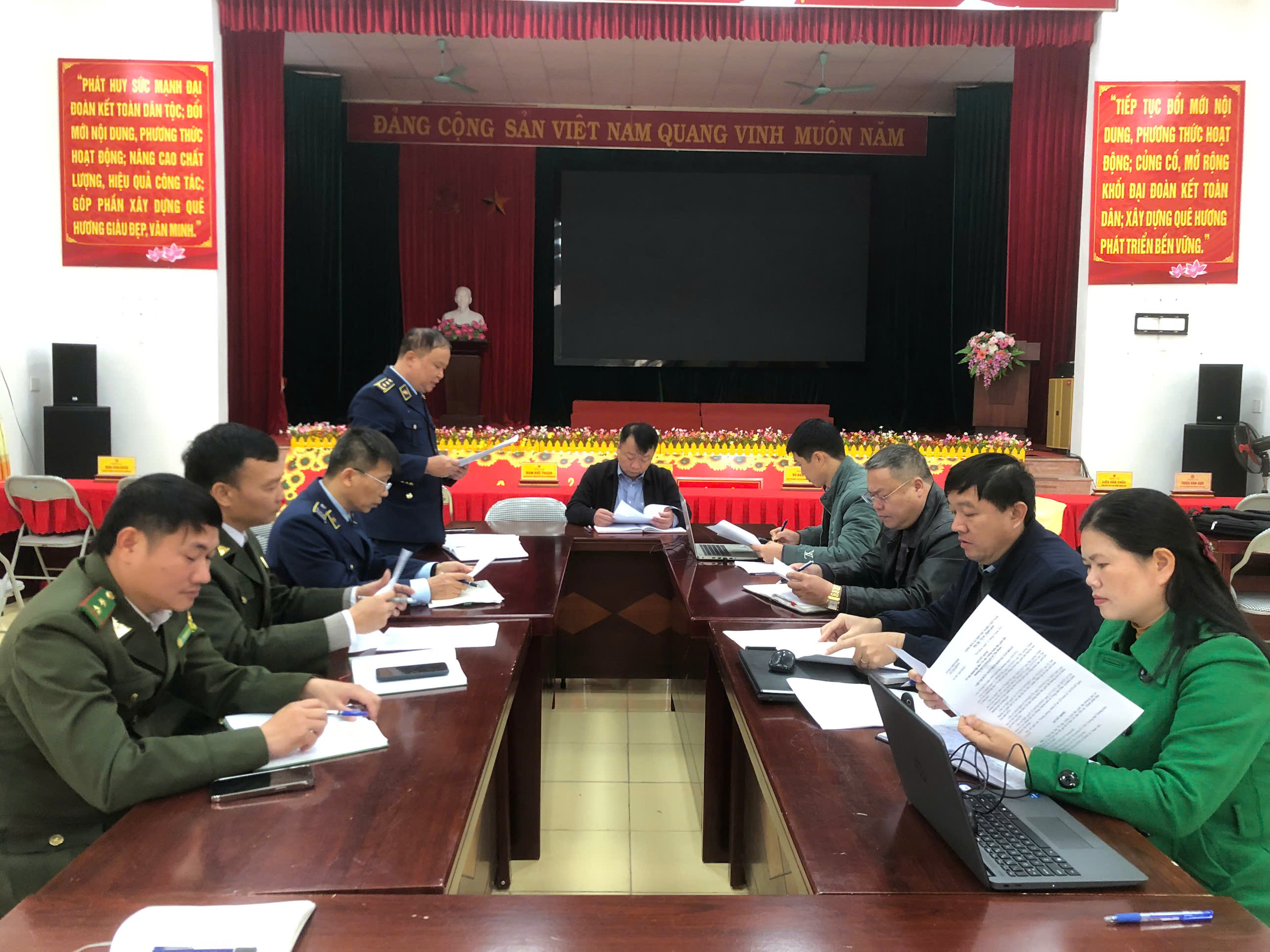 Đội Quản lý thị trường số 2 tham mưu họp Ban Chỉ đạo chống buôn lậu, gian lận thương mại và hàng giả (BCĐ 389) xã Tân Đoàn, tỉnh Lạng Sơn năm 2025